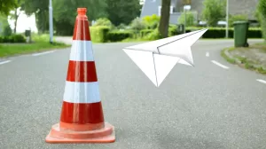 Dynamic paper airplane design for obstacle avoidance